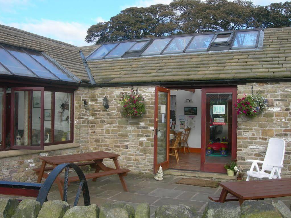 Common Barn Farm B & B Macclesfield Exterior photo